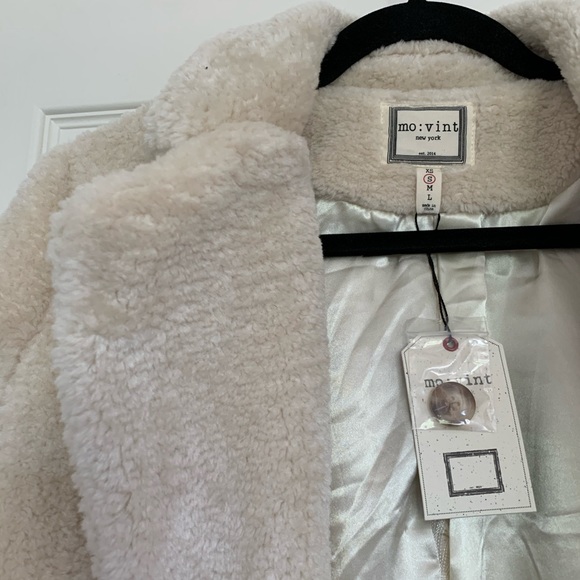 Mo:vint New York Fur Coat - Picture 3 of 3